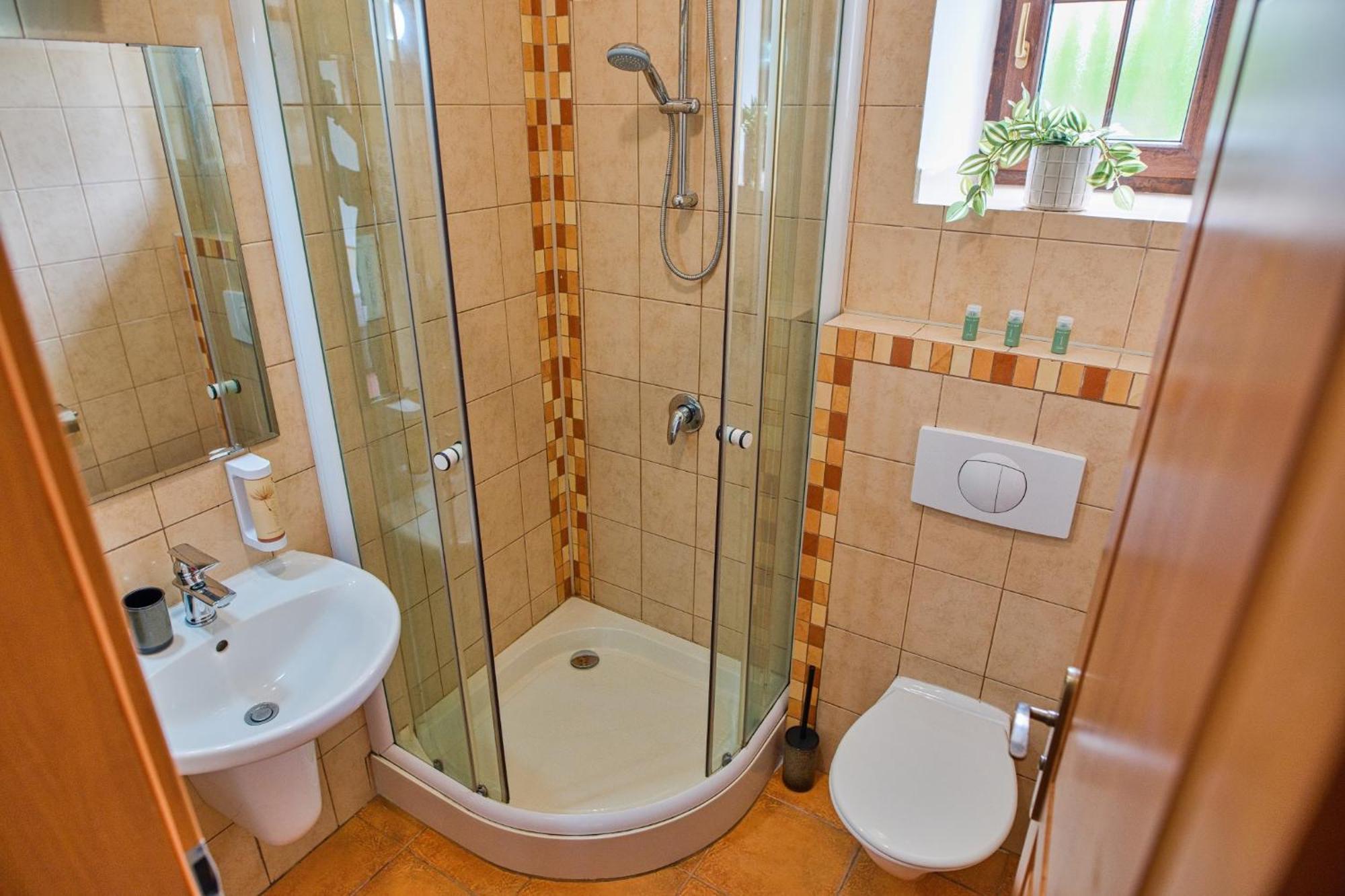 Hotel U Lipy Krusovice Exteriör bild