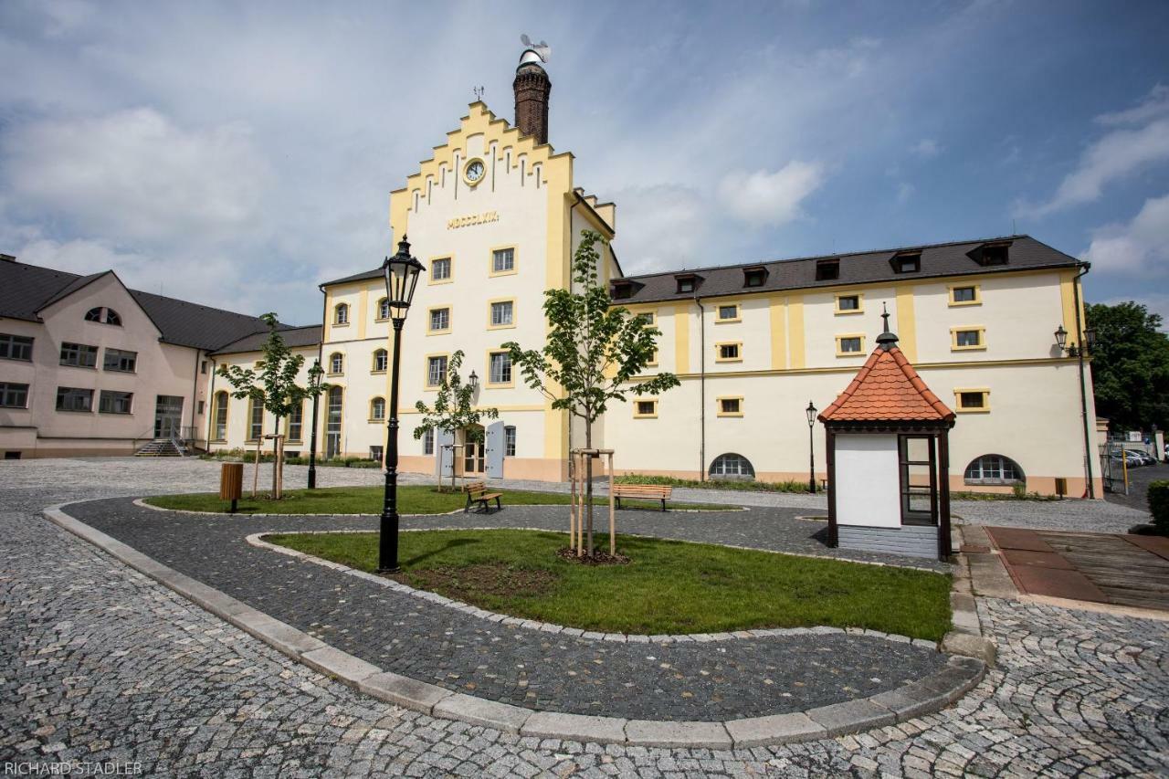 Hotel U Lipy Krusovice Exteriör bild